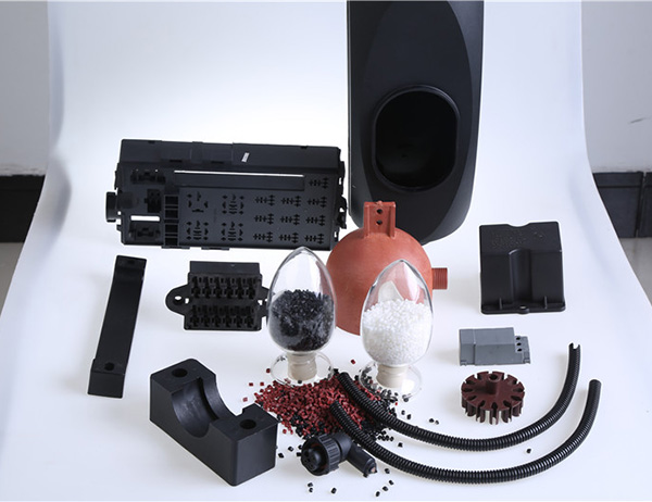 尼龍原料的硬度與柔性改進